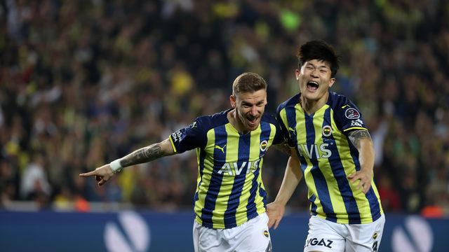 Son dakika: Fenerbahçe'de yeni sezonun ilk imzası Serdar Aziz'den! Mutlu son...