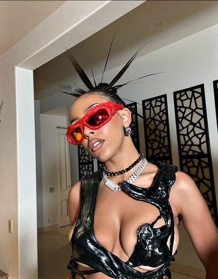 Coachella Festivali'nde cesur tarzlarıyla öne çıkan ünlüler G1