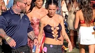 Coachella Festivali'nde cesur tarzlarıyla öne çıkan ünlüler