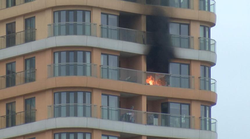 Kartal'da 34 katlı binada korkutan yangın!
