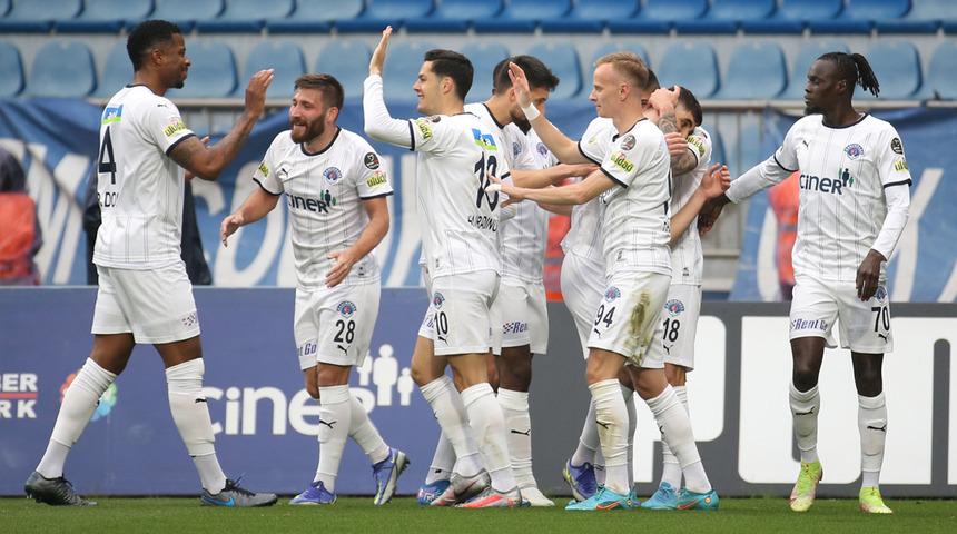 Kasımpaşa, 3 puanı 4 golle aldı