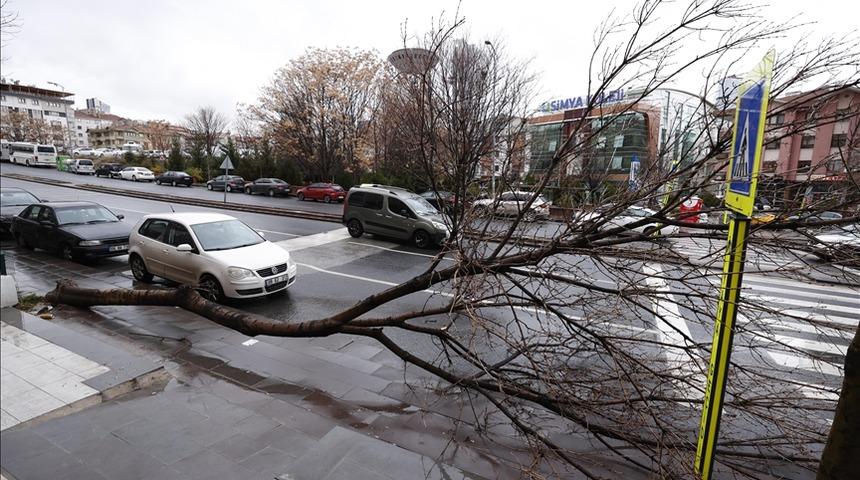 Ankara Valiliği uyardı! Kuvvetli rüzgar ve fırtına bekleniyor