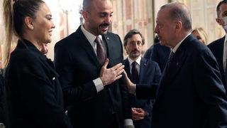 Cenk Eren sordu Demet Akalın hemen yanıt verdi! Cumhurbaşkanı'nın iftarında...