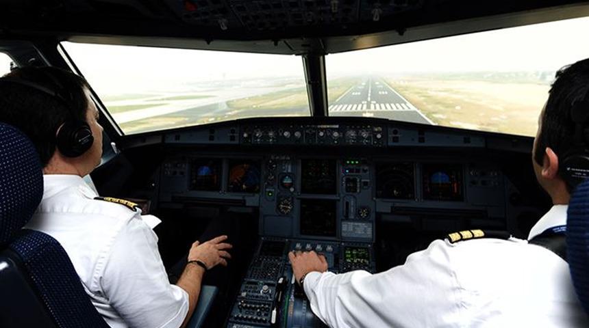 Pilotu kör eden ameliyat! Adeta hayatı karardı, bir daha uçamayacak