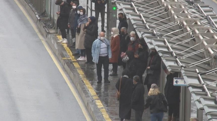 Son dakika: İstanbul'da yol durumu! Yağmurla birlikte trafik artıyor