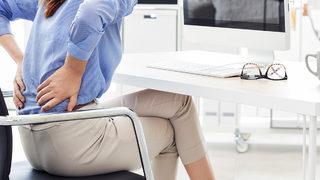 Farkında olmadan yaptığınız bu hareketler bel ve boyun fıtıklarına neden oluyor