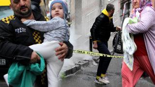 SON DAKİKA | Şişli'de panik anları! Yerden önce dumanlar çıkmaya başladı, sonra patlama oldu