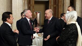 Ünlülerden iftar açıklaması! Sanatçı politik fikirlerini içinde saklar