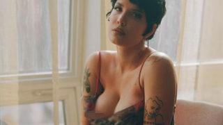 Halsey'nin Coachella tarzı! Göğüslerini ön plana çıkardı