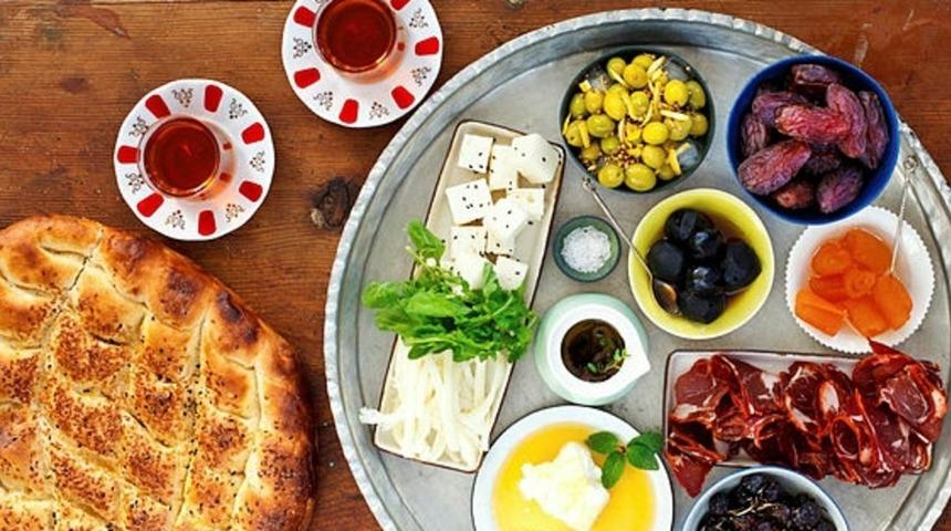 Sahur yapmadan oruç tutulur mu? Sahursuz oruç tutulur mu? Sahurda yemek yemeden oruç tutulur mu?