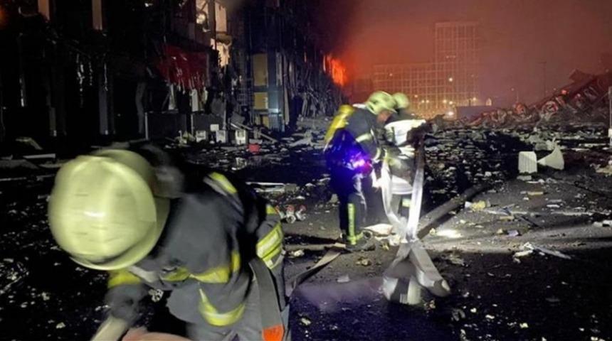 Ukrayna'da bir ilk! Yabancı kurtarma ekibi kente ulaştı