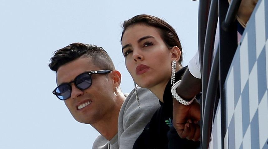 Cristiano Ronaldo'nun yeni doğan ikizlerinden biri neden öldü? Cristiano Ronaldo'nun kaç çocuğu var? Çocuklarının isimleri ne?