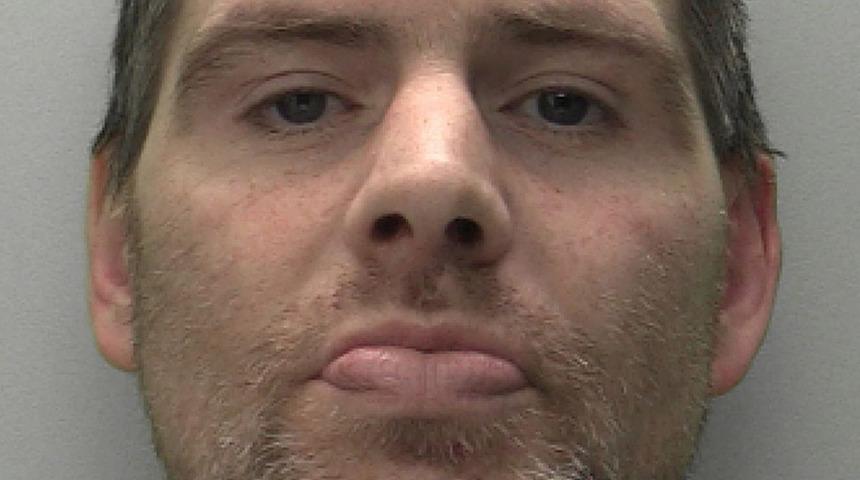 Sapkınlıkta son nokta! Cesetleri yağmaladı