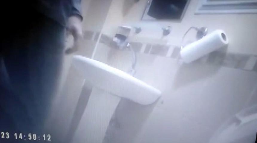 İş yerinde iğrenç olay! Tuvalete gizli kamera koyarak kadınları görüntüledi