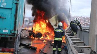 Son dakika… TEM’de kaza sonrası yangın çıktı, yol kapandı!