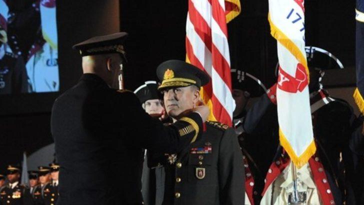 ABD Kara Kuvvetleri Komutanı Odierno’dan Orgeneral Hulusi Akar’a ödül