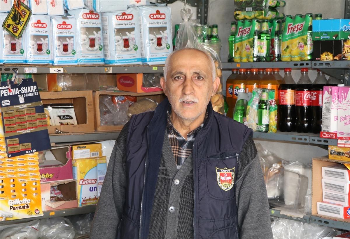 &Ccedil;ankırı'da veresiye defterlerini satın alan hayırsever ihtiya&ccedil; sahiplerine destek oldu