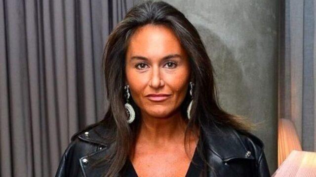 Eda Taşpınar'ın üstsüz pozu sosyal medyayı salladı! Yere üstsüz yatıp deniz kenarında güneşlendi