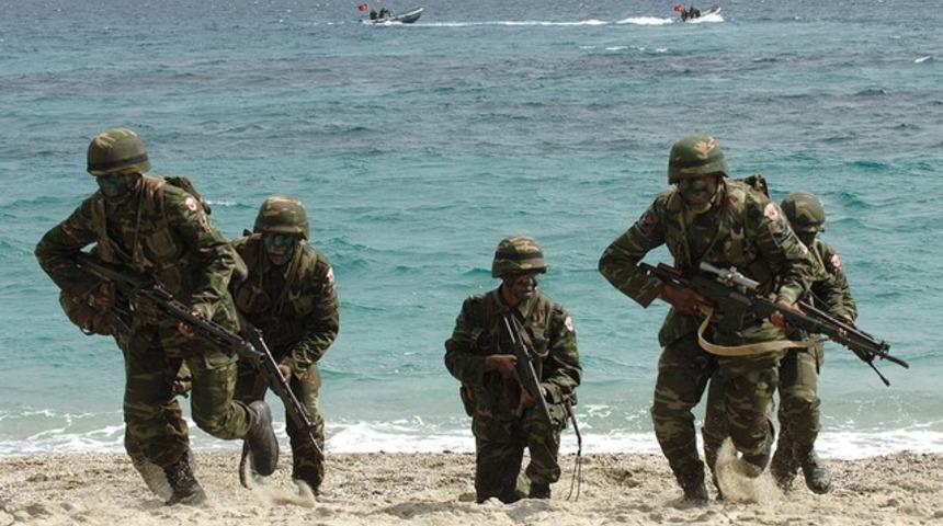 &lsquo;T&uuml;rk askeri Katar&rsquo;da &uuml;s kuracak&rsquo;