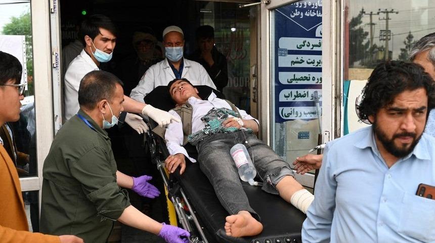 Afganistan'ın başkenti Kabil'de erkek lisesine bombalı saldırıda en az altı kişi &ouml;ld&uuml;