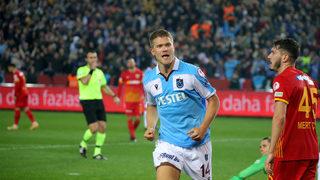 Fırtınaya takılan alabora oluyor! Trabzonspor Kayserispor'u mağlup ederek avantajı cebine koydu