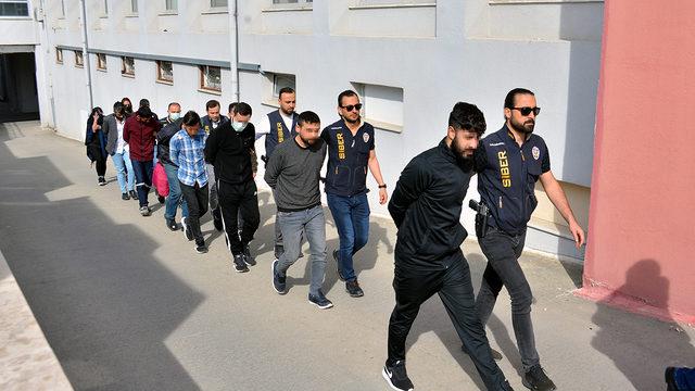 6 ay boyunca evden çıkmamışlar! Dolandırıcılar deşifre oldu, milyon dolarlık vurgun ortaya çıktı