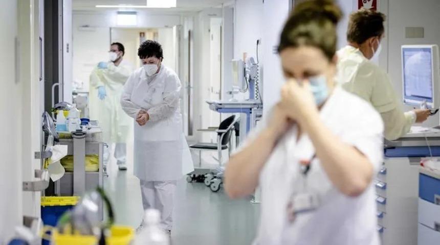 Hollanda'da ge&ccedil;en yıl her 3 hemşireden biri cinsel tacize maruz kaldı