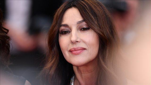 İstanbul'da sahneye çıkacak dünyaca ünlü yıldız Monica Bellucci'ye anlamlı hediye