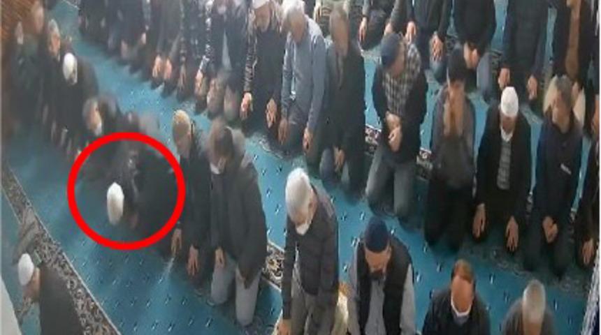 Teravih namazında acı olay! Kalp krizi geçirerek hayatını kaybetti