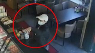 Yok böyle vicdansızlık! SMA hastası bebeğin restorandaki yardım kutusunu çaldılar