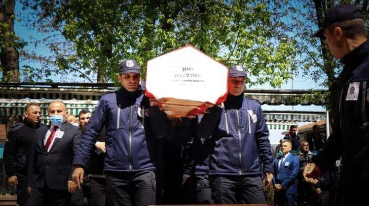 Bursa'daki bombalı saldırıda şehit olan infaz koruma memuruna acı veda! Tabutu 2 bakan omuzladı G1