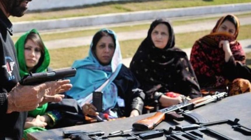 &Ouml;ğretmenlere silah eğitimi