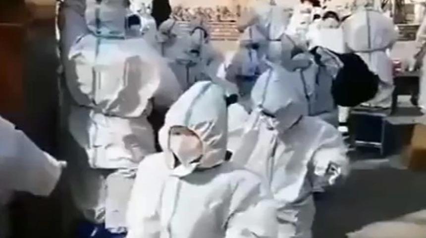 Sanki bir distopya! Şangay’dan gelen görüntüler dehşete düşürdü