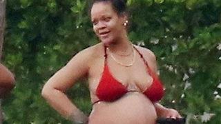 İhanet iddialarının ardından Rihanna ASAP Rocky'yle tatile çıktı! Büyüyen karnı dikkat çekti 