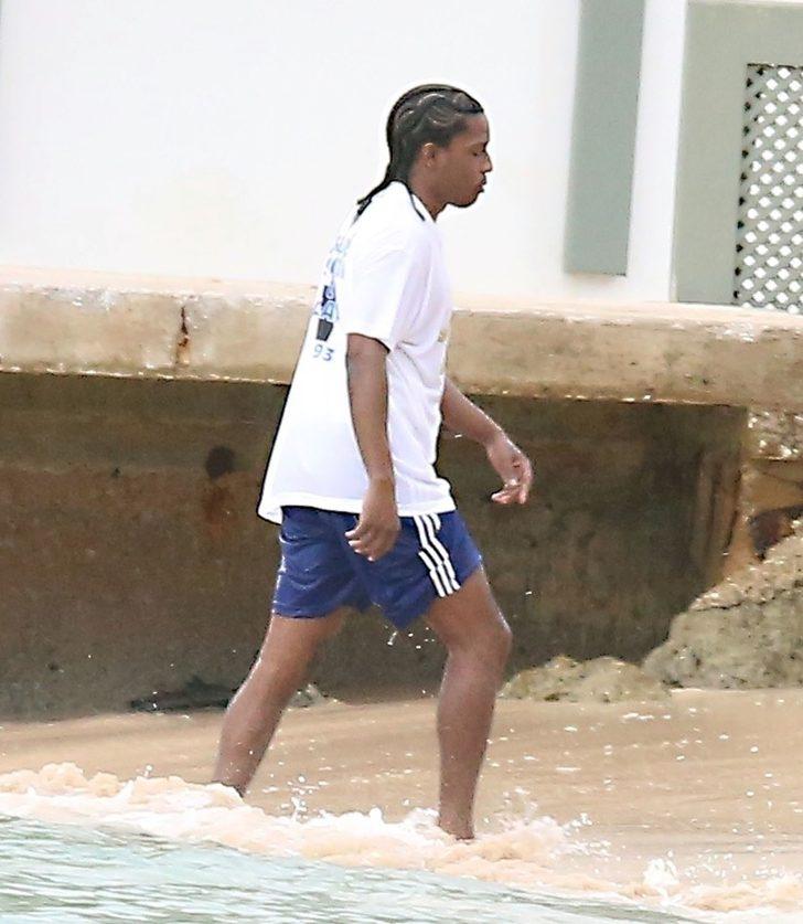 İhanet iddialarının ardından Rihanna ASAP Rocky'yle tatile çıktı! Büyüyen karnı dikkat çekti  G4