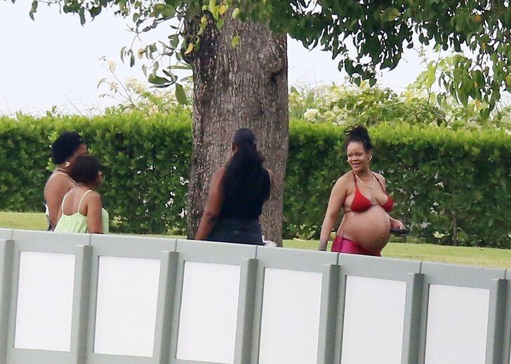 İhanet iddialarının ardından Rihanna ASAP Rocky'yle tatile çıktı! Büyüyen karnı dikkat çekti  G3