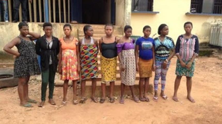 Nijerya'da yasa dışı doğum kliniğine baskın