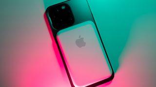 Bir güncelleme ile her şey değişti! iPhone'ları artık daha hızlı şarj ediyor