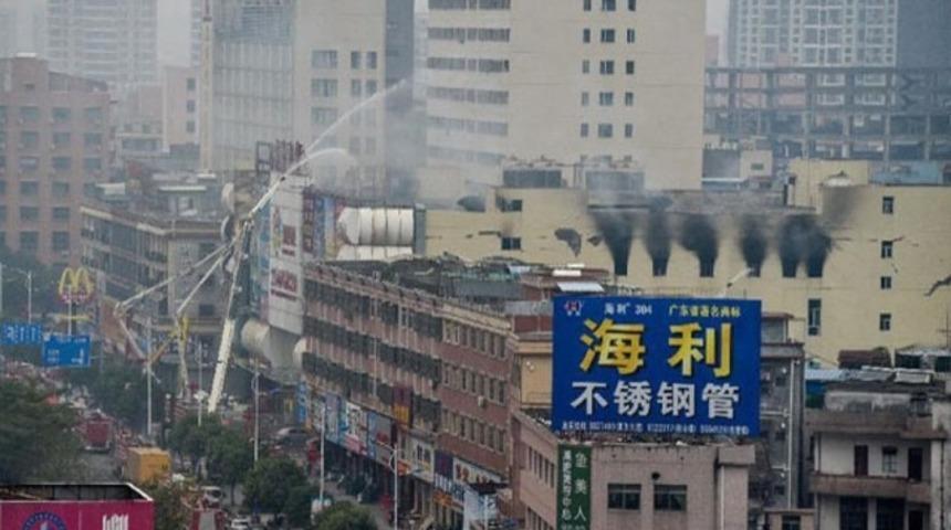 Çin'de alışveriş merkezinde yangın: 17 ölü