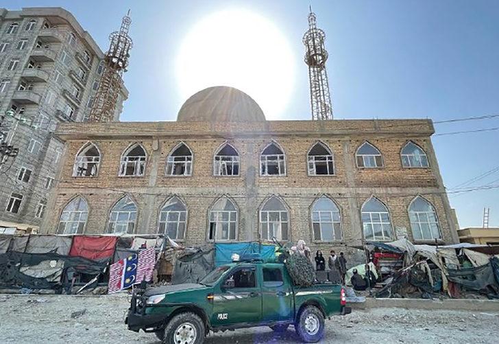 Afganistan'da camide büyük patlama! Çok sayıda ölü ve yaralı var