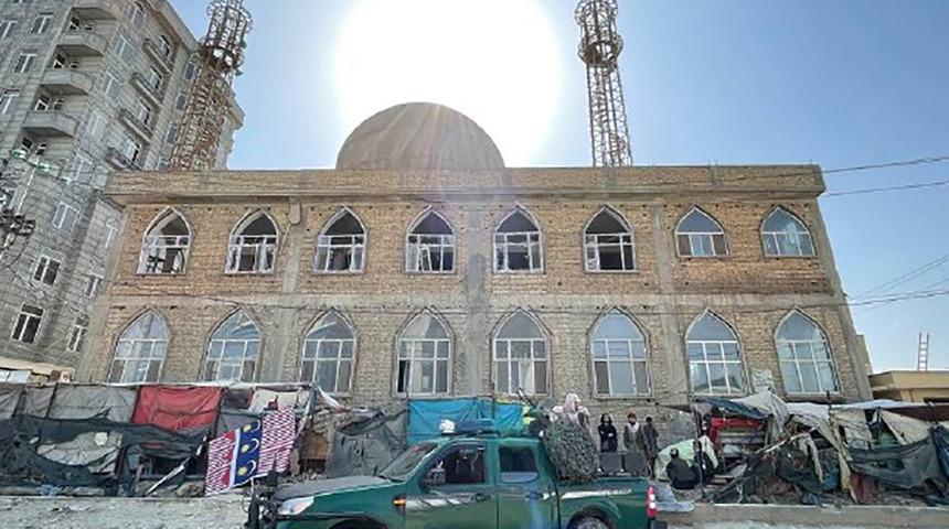 Afganistan'da camide büyük patlama! Çok sayıda ölü ve yaralı var