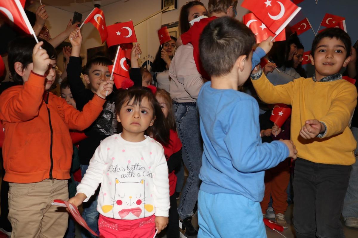 &Ouml;zel gereksinimli &ccedil;ocukların 23 Nisan coşkusu