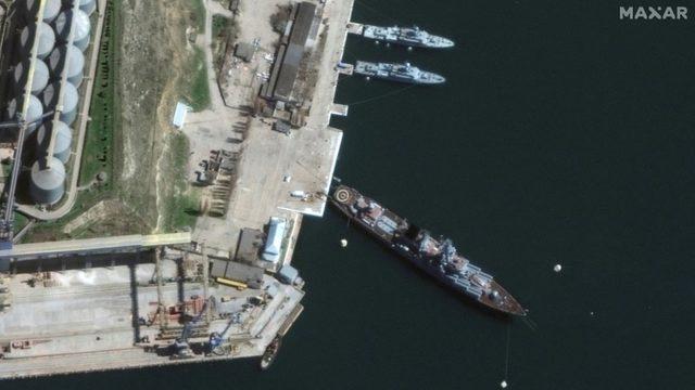 Moskova gemisinin Kırım'da limandaki uydu görüntüsü, 7 Nisan 2022