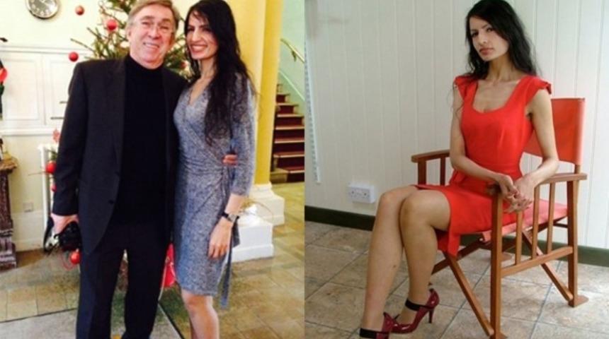 Sınıfta sevgilisiyle ilişkiye girerken basıldı