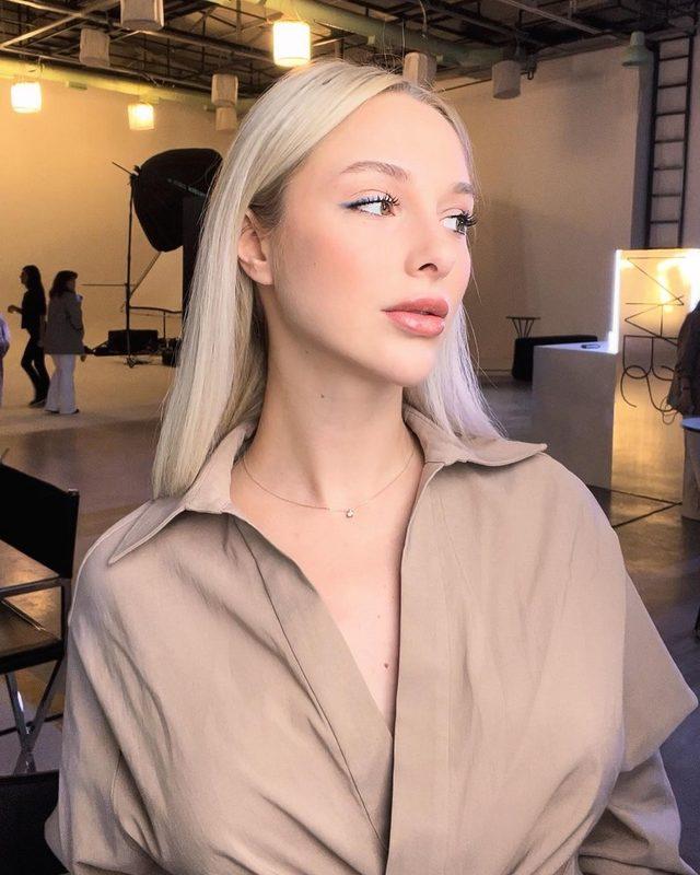 Enes Batur's ex-girlfriend Ece Naz Üçer shook Instagram with her plunging neckline