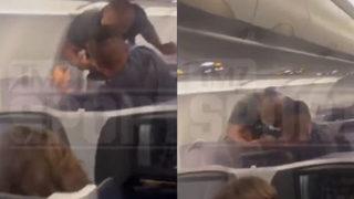 Efsane boksör Mike Tyson uçakta yolcu yumrukladı! İşte o anlar