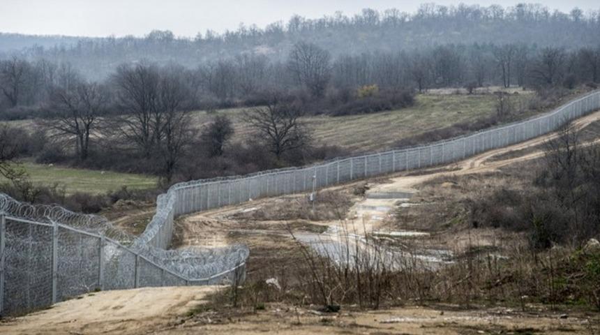 Bulgaristan Türkiye sınırına 'duvar' örüyor