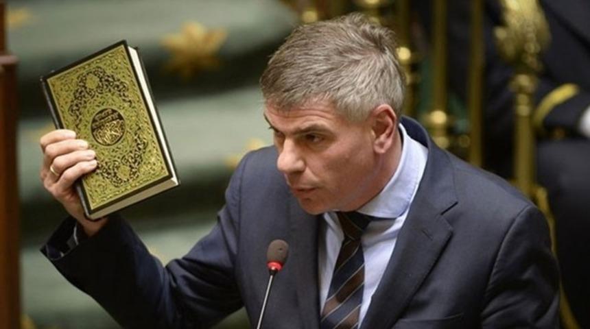 Kur'an-ı Kerim'e hakaret eden milletvekilinin sitesi hacklendi