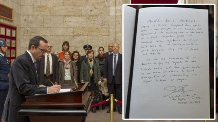 ABD Büyükelçisi John Bass Anıtkabir'i ziyaret etti