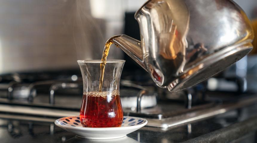 Doğru çay nasıl demlenir? Uzmanı tek tek anlattı